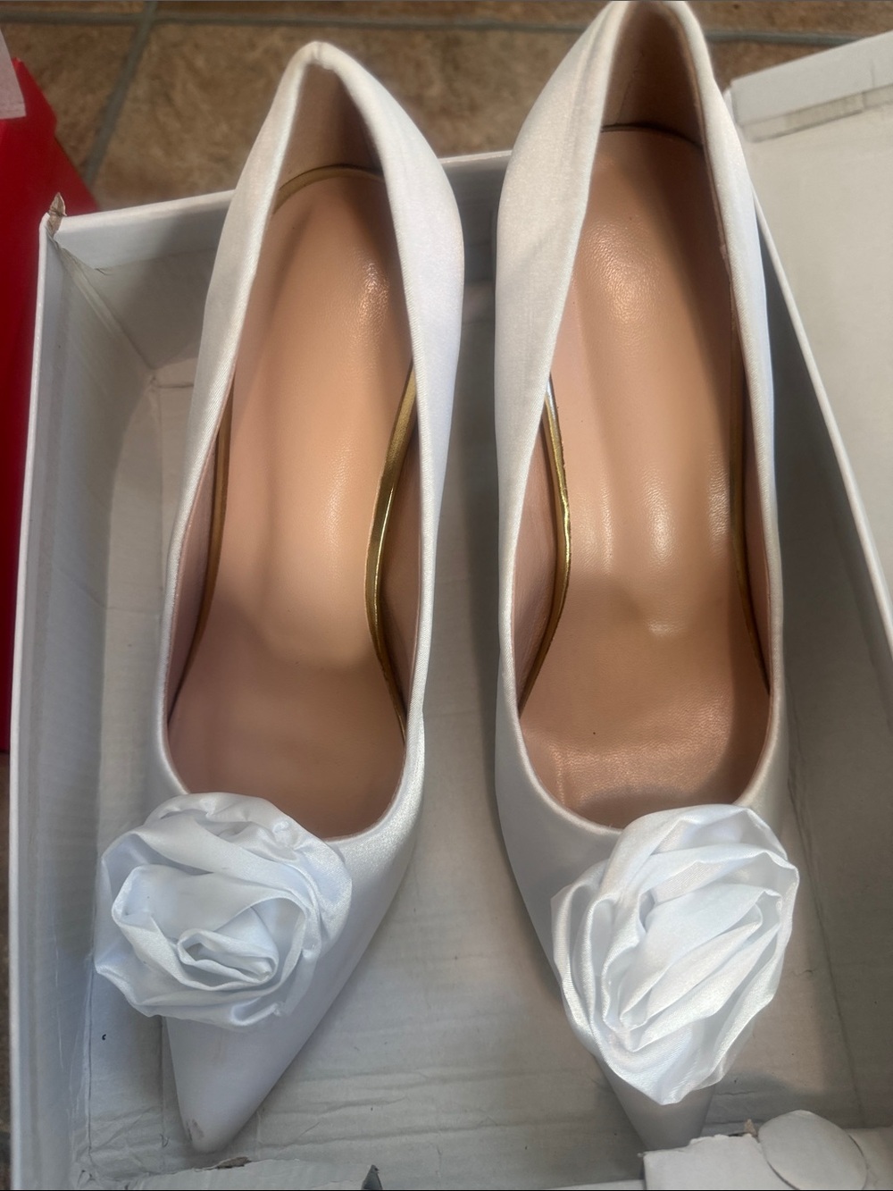 White heels Bow on top size 39